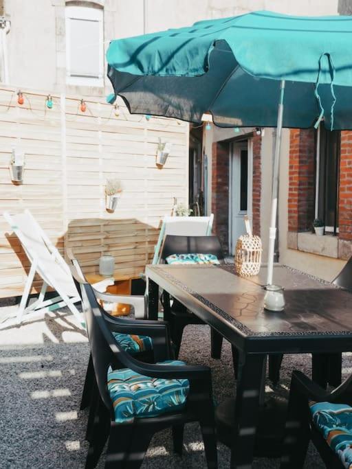 Appartement Avec Patio Saint Anne-dʼAuray Exteriér fotografie